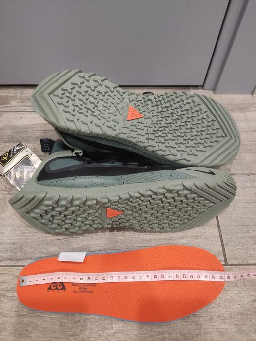 Чоботи Nike  р. 43-44