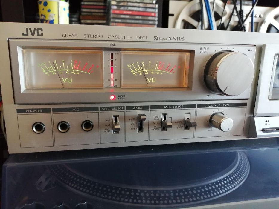 Três Decks JVC vintage