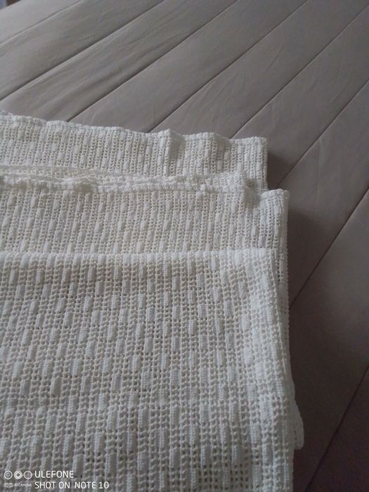 Toalha de sala de jantar em renda feita á mão.