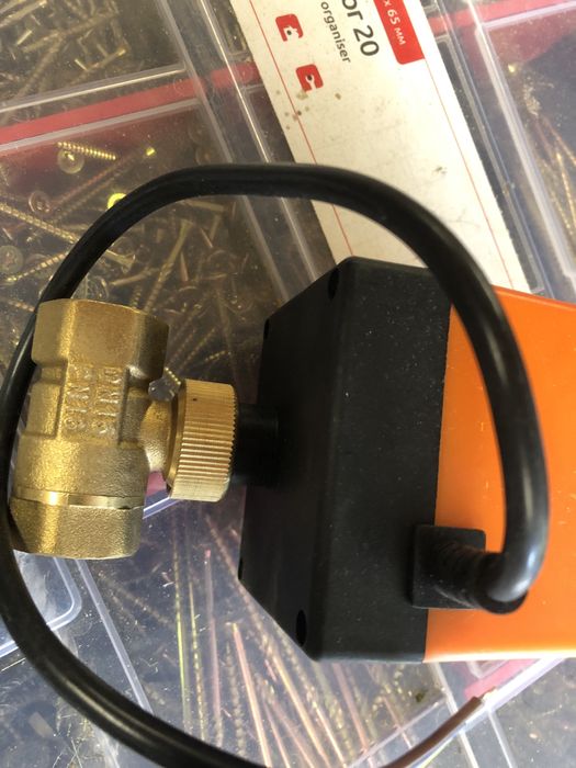 Elektrozawór kulowy 1/2 cala 230v