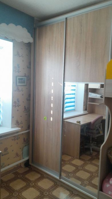 Шафа-купе у відмінному стані