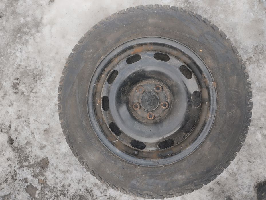 Продам резина з дисками роболтовка 5:100