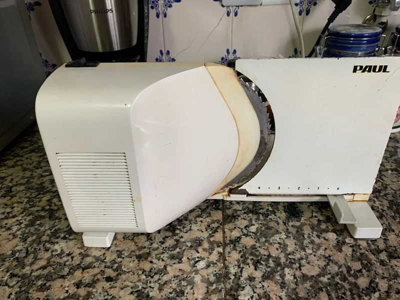 Fiambreira/ máquina de cortar fiambre ou queijo