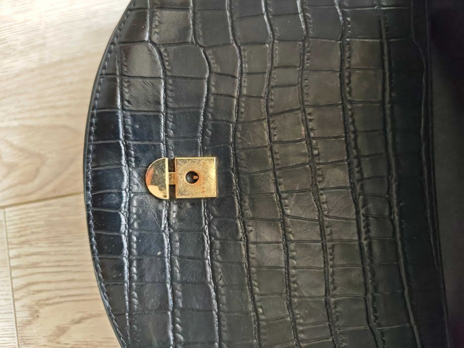 Torebka czarna crossbody Reserved