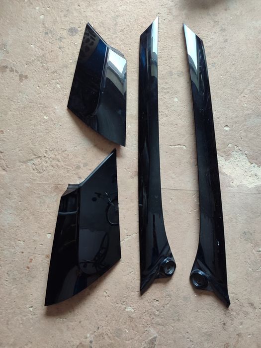 Молдінг стійки Range Rover Evoque l551