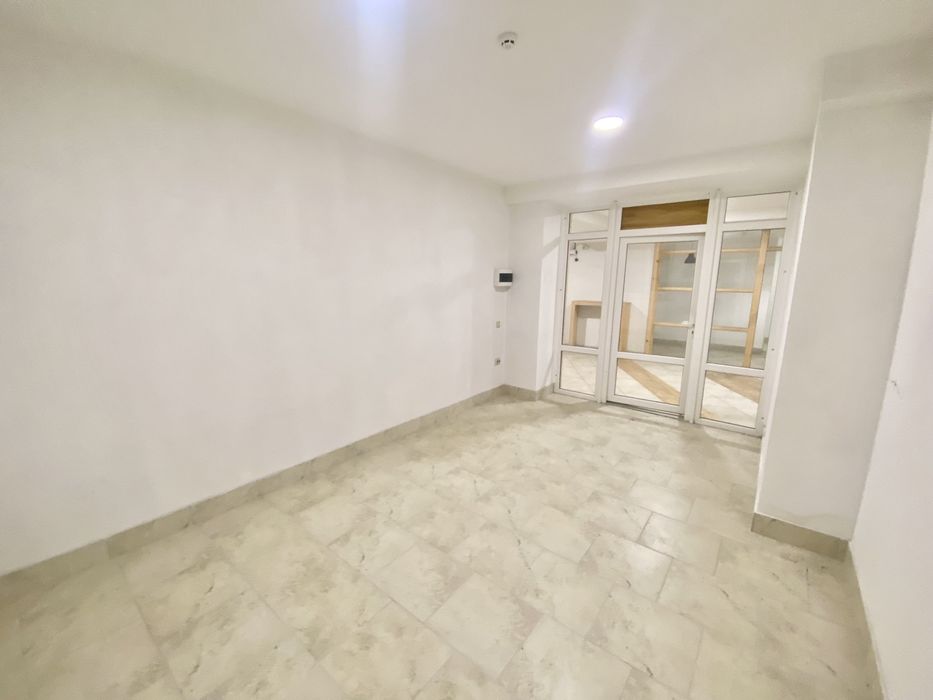 Продається комерційне приміщення.Терміново! 354 м². Офіси. ТЦ. 550$/м²