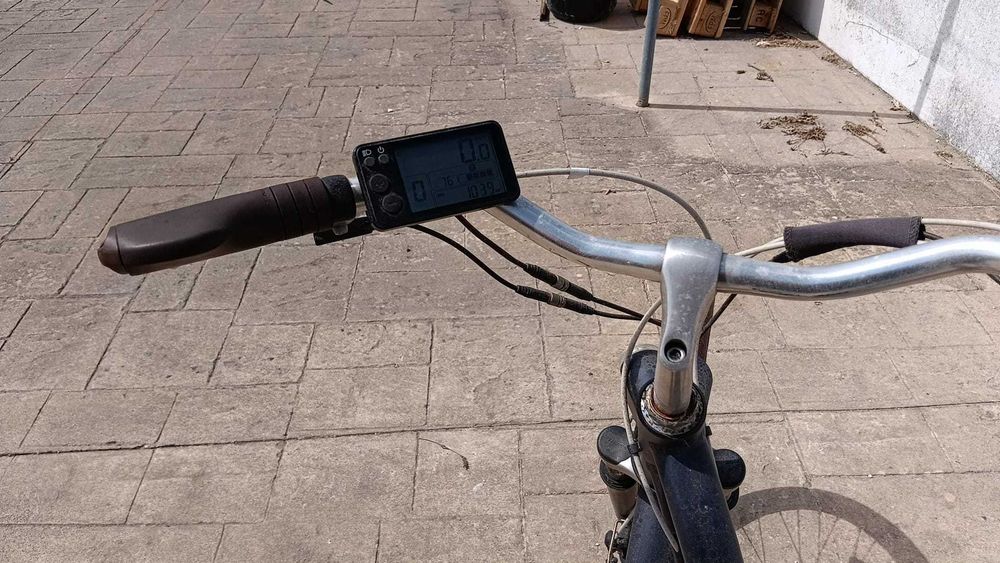 Bicicleta elétrica Decathlon em perfeitas condições.