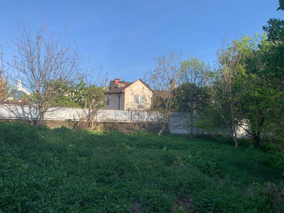 земельна ділянка поруч з центром міста