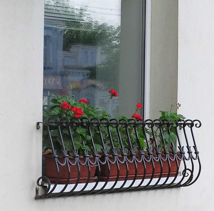 Цветочницы из металла