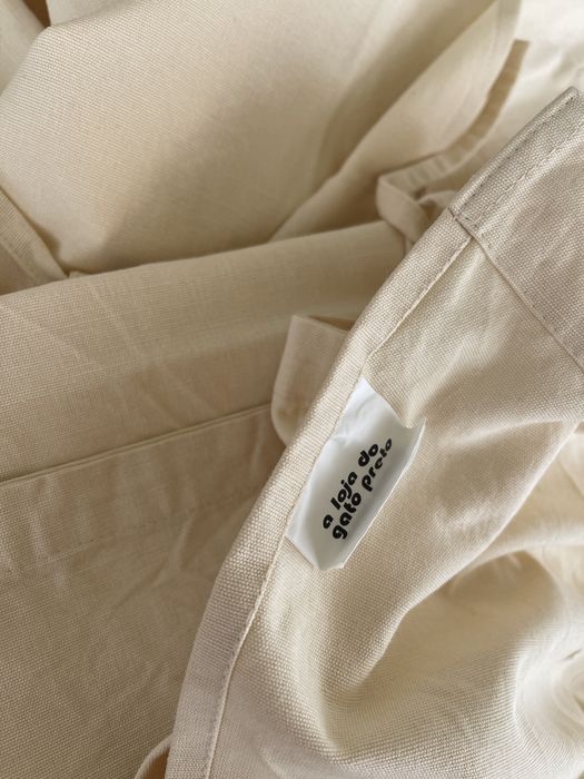 Cortina bege - Gato Preto