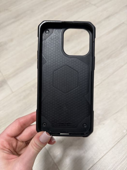 Чехол на телефон