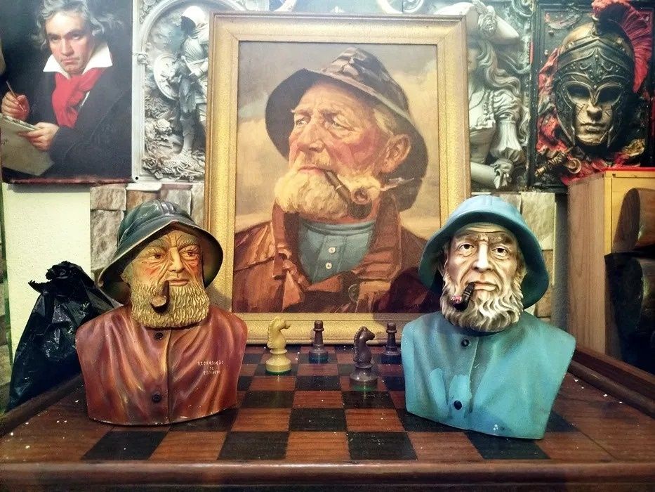 Quadro pescador + 2 Estatuetas antigas em Loiça
Altura estatuetas = 23