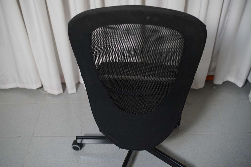 Cadeira IKEA FLINTAN Preta – Escritório com Encosto em Rede