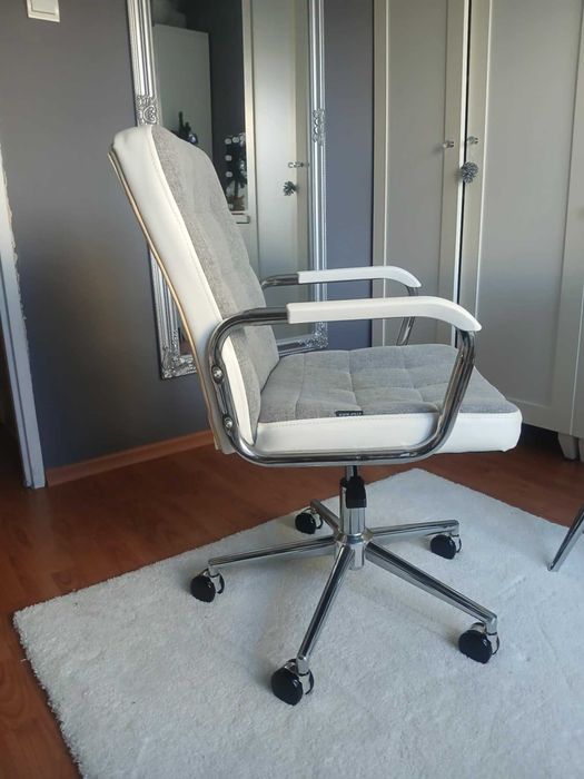 Fotel, krzesło obrotowe biurkowe