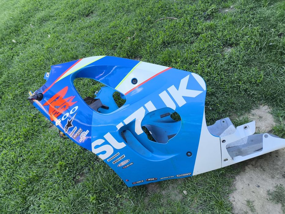 Suzuki GSX-R srad owiewka prawa