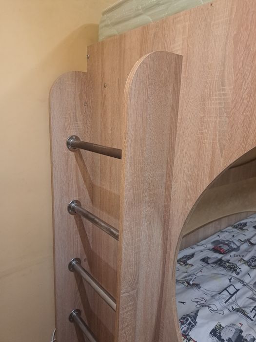 Продам двухярусну кровать