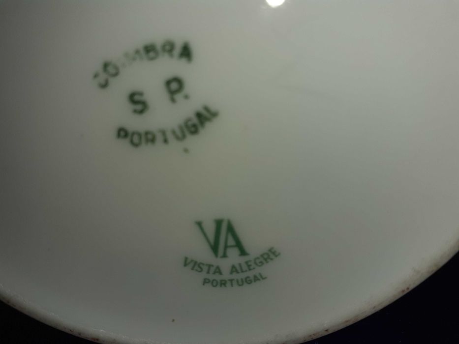 Frasco em Porcelana Marcado Vista Alegre e Coimbra