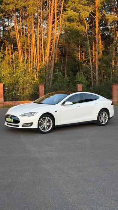 Tesla Model S Tesla Model S 2014 R. | Biała | Bateria po pełnej regeneracji | Silnik