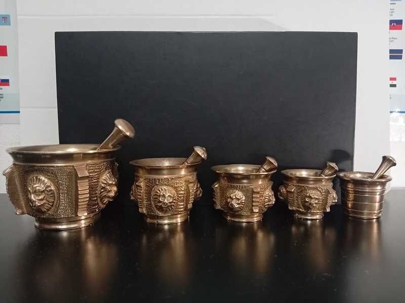 Conjunto de Almofarizes em Latão Decorativos