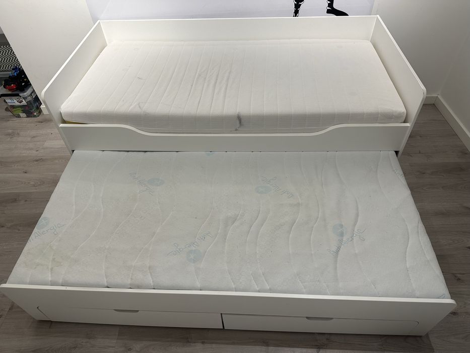 Łóżko z szuflada i 2 materacami