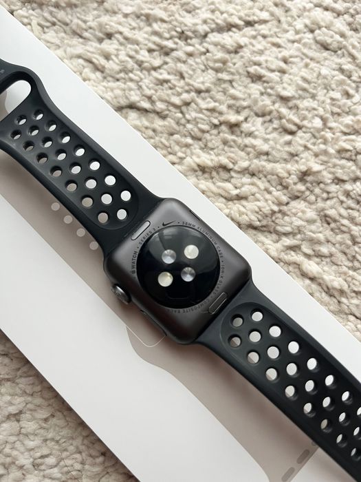Apple Watch SE 38mm aluminium case sport nike