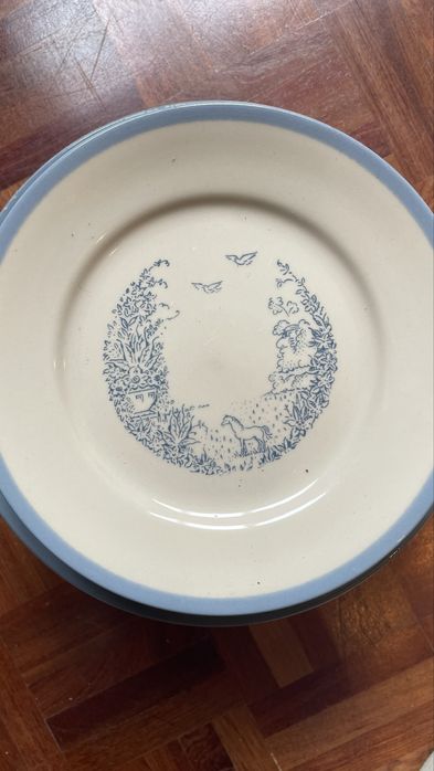 Conjunto de pratos