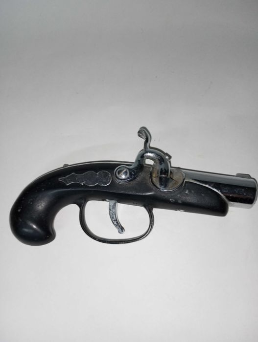 Isqueiros antigos recarregáveis