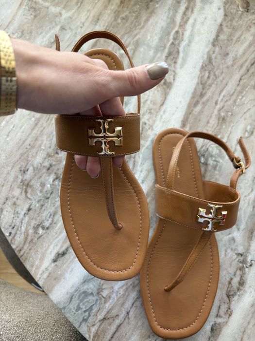 Klapki Tory Burch sandały japonki Eleanor karmelowe 38.5