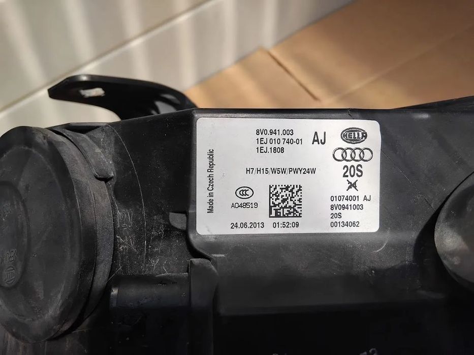 Audi A3 8V reflektor lampa zwykła lewa idealna  8V0.941.003 8V0941003