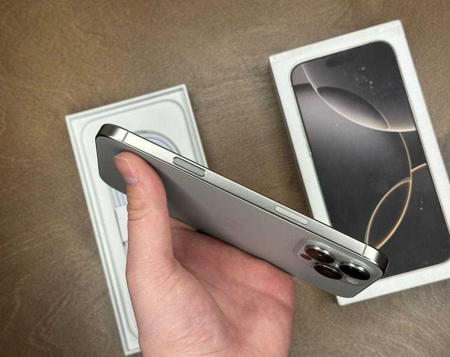 iPhone 16 Pro Max, 256 ГБ, SIM + eSIM