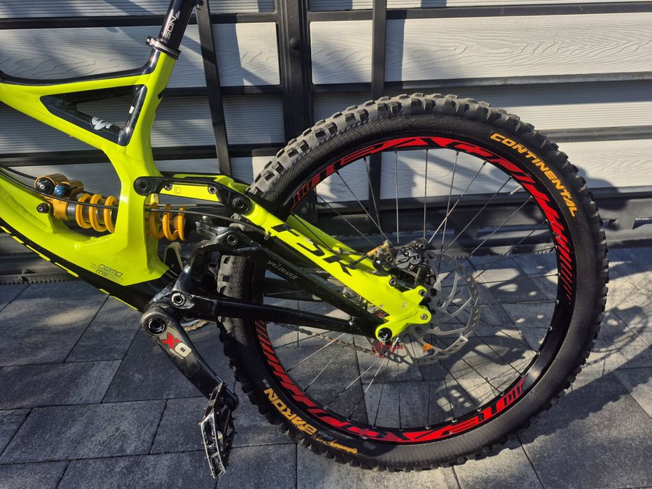 Specialized demo 8