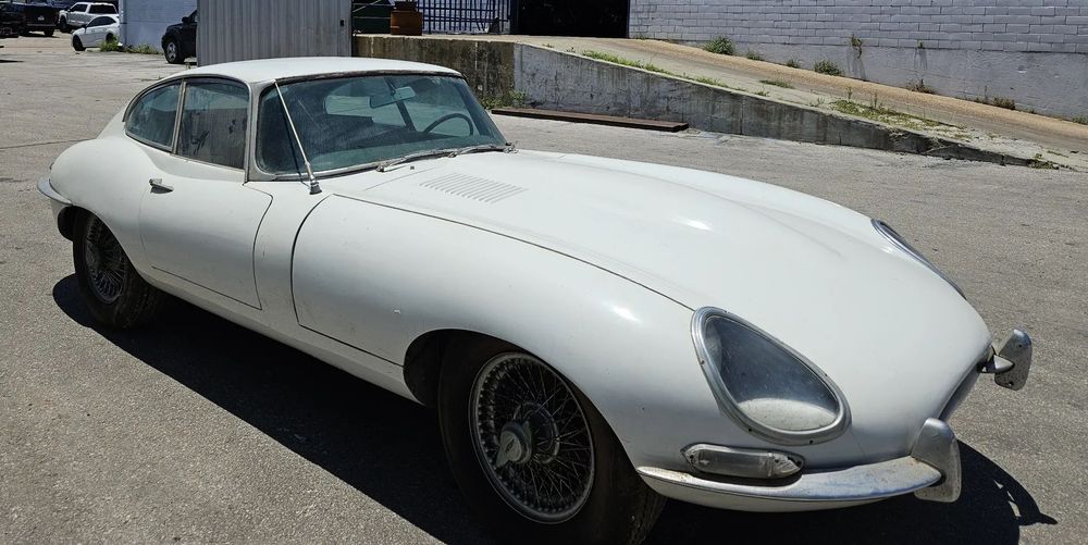 Jaguar E-Type494834062690897920