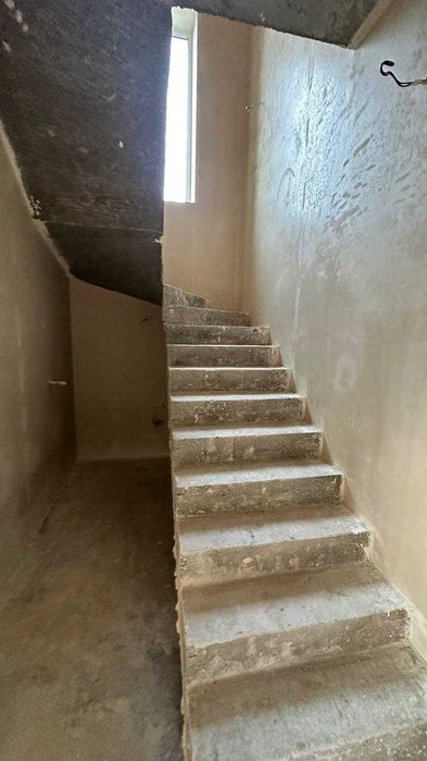 Дуплекс з штукатуркою та розводкою електрики біля РічТауна у Бучі. Газ