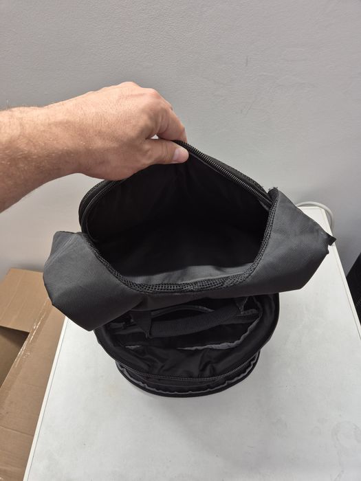 Mochila, 3 divisões, espaço para PC