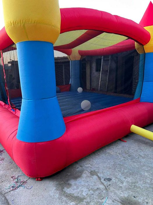 Insuflável e Trampolim