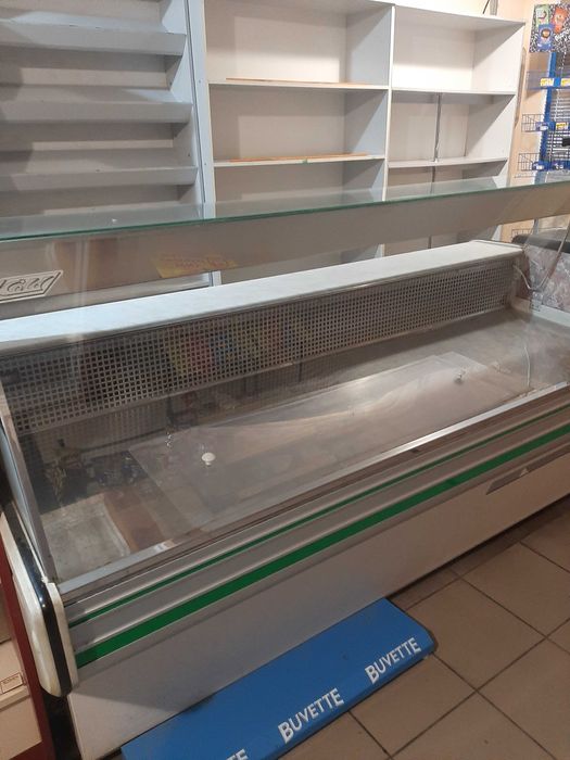 Холодильна вітрина