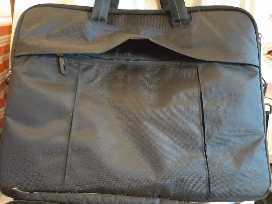 torba na laptopa, teczka czarna do pracy