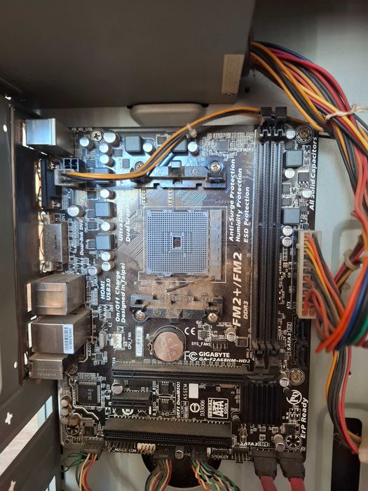 Системний блок Asus, монітор Samsung геймерська клавіатура
