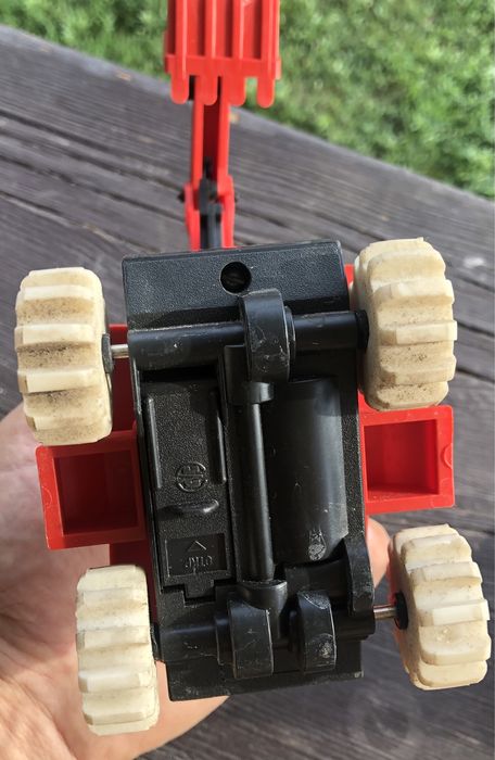 Продам вінтажний іграшковий екскаватор Салют