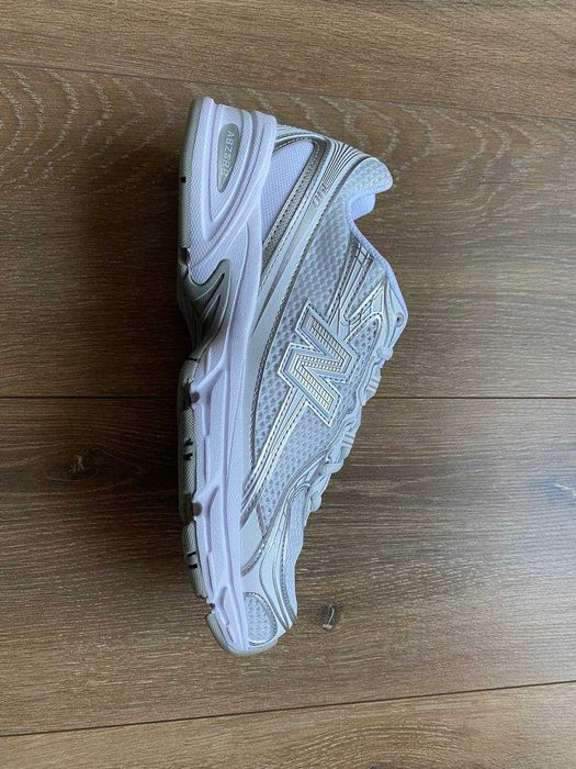 Чоловічі кросівки New Balance 740