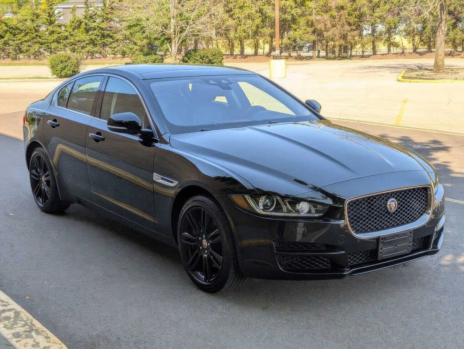 Jaguar Xe 25T      2018