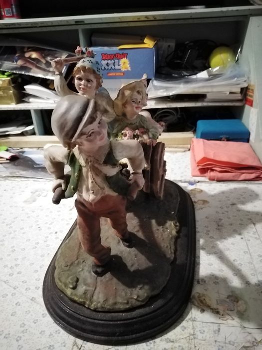 Vendo bonecos de jarro bom estado