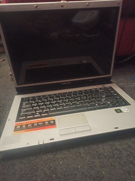 Ноутбук Samsung NP-R55  2/240gb Win7  лицензия.