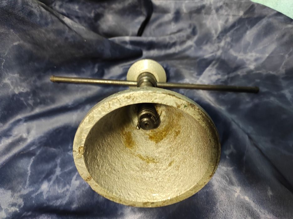 Sprzedam kolekcjonerskie podnośnik laboratoryjny