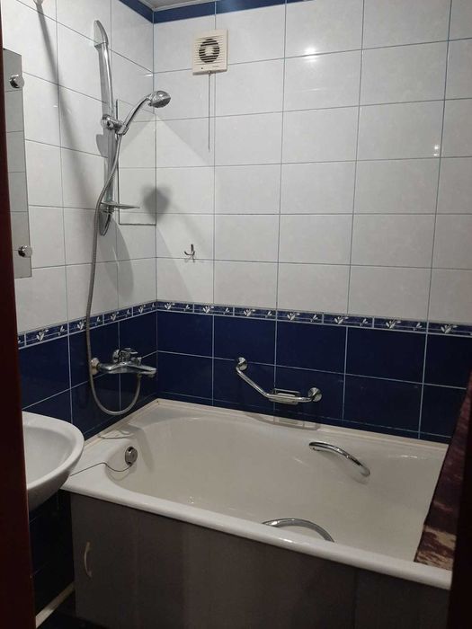 Продам 2-к.квартиру, ул. Ак.Амосова, рн школы №11