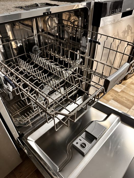 Вбудована посудомийна машина SAMSUNG,привезена з Німеччини.