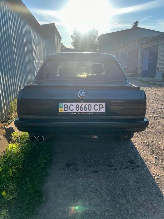 Продам автомобіль BMW E30,