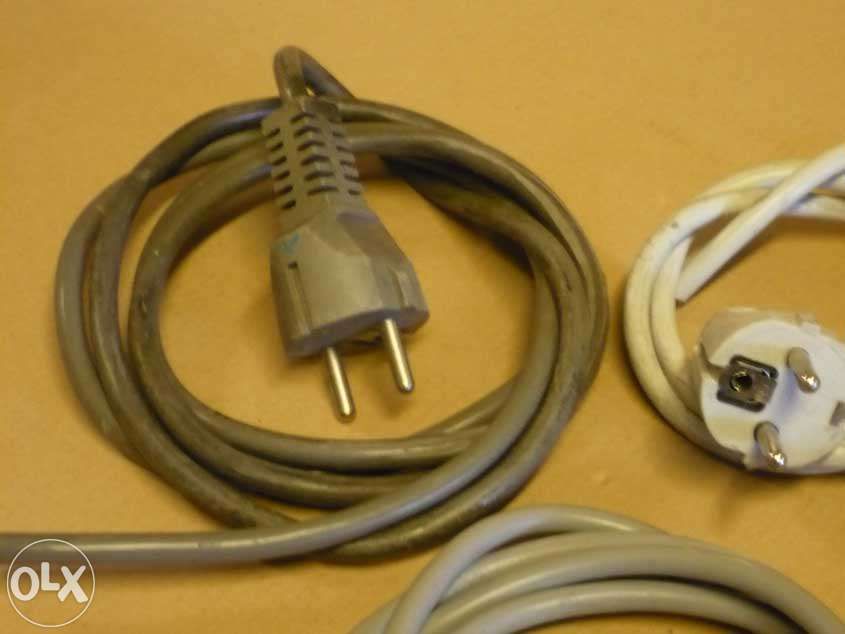 Cabos eléctricos com ficha