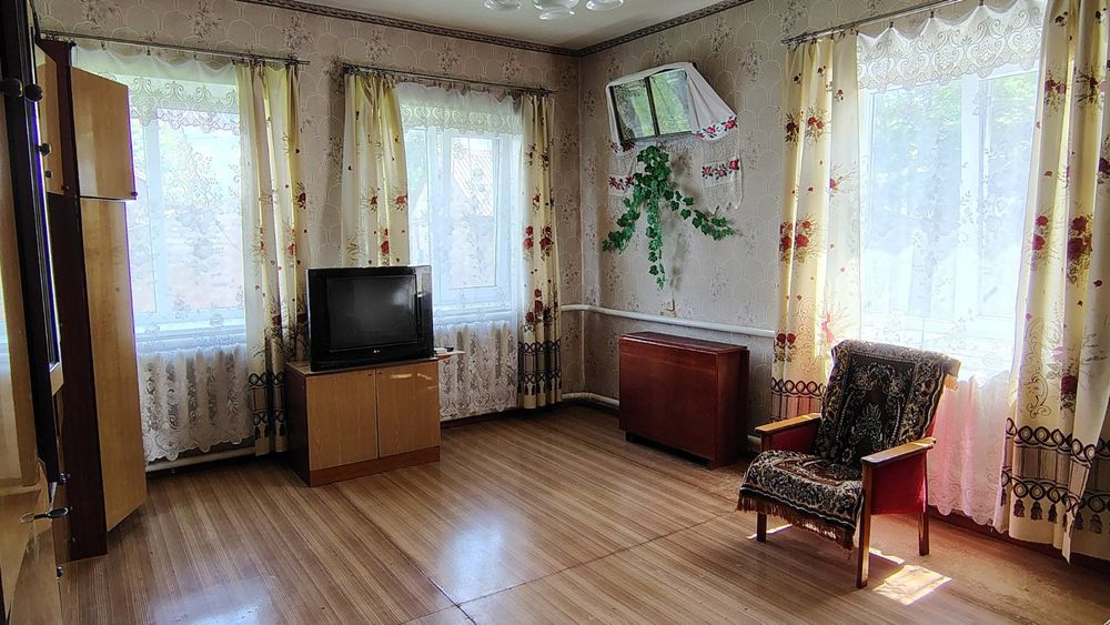 Продається будинок в центрі с. Велика Круча