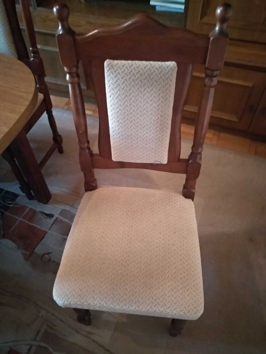 Stół i  sześć krzeseł